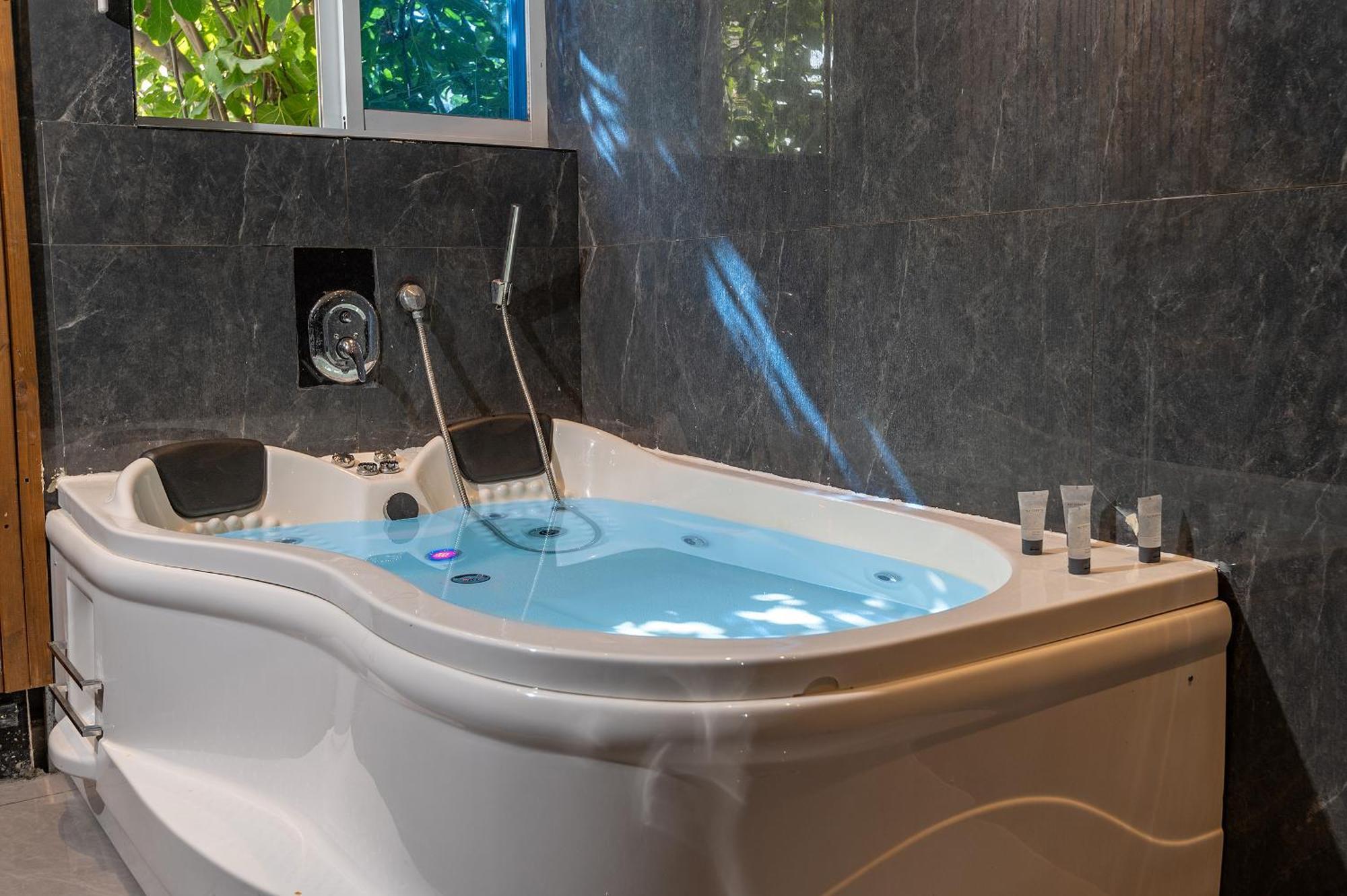 Lago Suites Hotel Jerusalem Eksteriør bilde